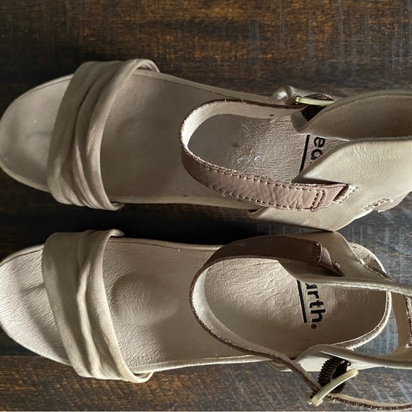 Earth Ivy Symphony Sand Nubuck Sandal Block Heels size 7 - Picture 5 of 16